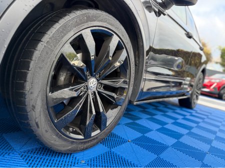 2020 Volkswagen Tiguan R-LINE BLACK EDT - 1.5 PETROL - AUTO - 12M WARRANTY - CAR: 1744 €34,950 thumbnail