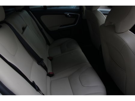 2017 Volvo V60 - thumbnail 17