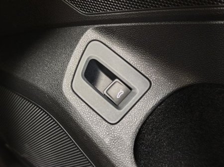 2018 Volkswagen Passat - thumbnail 24