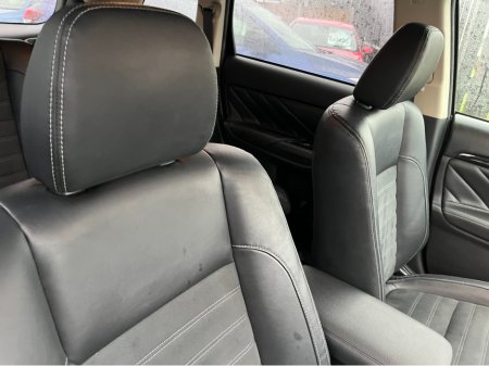 2017 Mitsubishi Outlander 2.0 PHEV AUTO LOW KMS €17,450 thumbnail