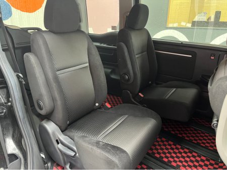 2019 Honda Stepwagon - thumbnail 13