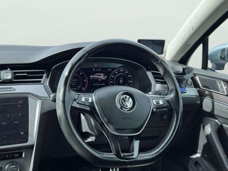 2019 Volkswagen Passat - thumbnail 4