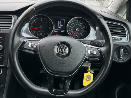 2019 Volkswagen Golf SE NAV TDI 1.6 S 90PS 5DR thumbnail