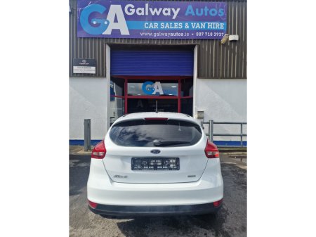 2015 Ford Focus - thumbnail 14