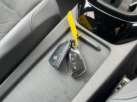 2023 Volkswagen ID.4 - thumbnail 11