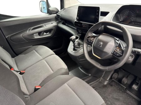 2024 Peugeot Partner - thumbnail 6