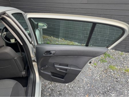 2008 Opel Astra CLUB 1.4 I 16V 5DR €2,495 thumbnail