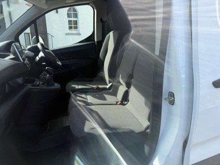 2019 Peugeot Partner - thumbnail 15