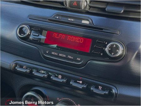 2012 Alfa Romeo Giulietta 2.0 JTDM-2 170 Lusso thumbnail