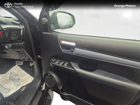 2025 Toyota Hilux 2.8 GR SPORT II CREWCAB €66,950 thumbnail