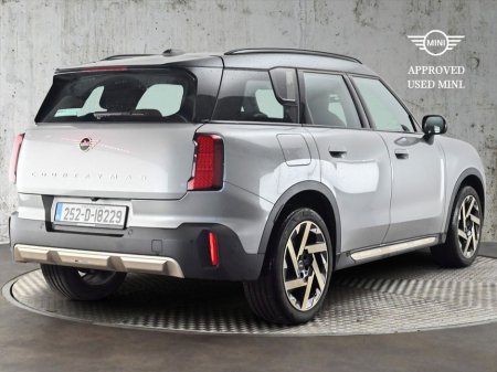 2025 MINI Countryman C €49,900 thumbnail