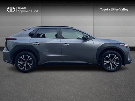 2025 Toyota bZ4X - thumbnail 3