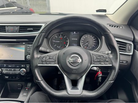 2018 Nissan Qashqai 1.5 SV SP 18 4DR sunroof €12,950 thumbnail
