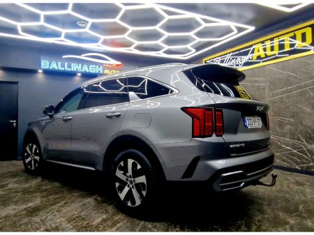 2023 Kia Sorento 2.2 K4 4X2 Diesel 7 seats €42,950