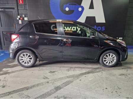 2018 Toyota Yaris - thumbnail 11