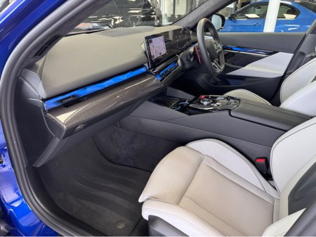 2025 BMW M5 4.4 V8 PHEV 728 HP €124,900 thumbnail