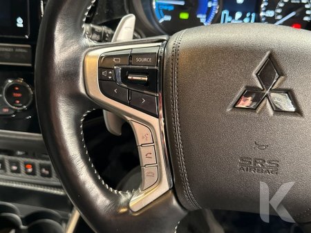 2019 Mitsubishi Outlander 2.4 AUTOMATIC HYBRID - ALLOY WHEELS - ELECTRIC SEATS - HEATED SEATS - HEATED STEERING WHEEL - HEATING / AC CONTROLS - REVERSE CAMERA - MULTI FUNCTION €21,950 thumbnail