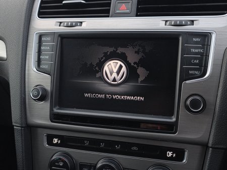 2016 Volkswagen Golf 1.2 TSI DSG 5DR 110HP Comfortline €13,990 thumbnail