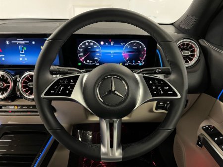 2025 Mercedes-Benz GLB - thumbnail 17