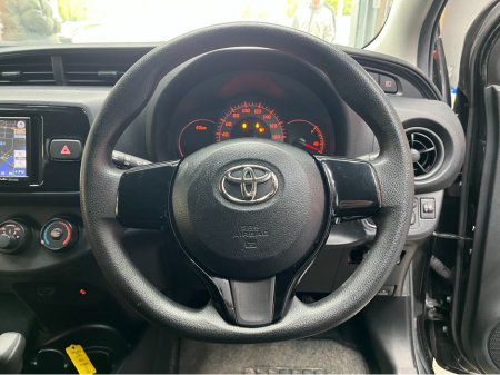 2018 Toyota Vitz - thumbnail 7