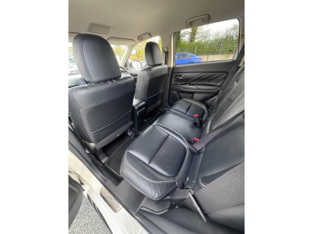 2018 Mitsubishi Outlander - thumbnail 23