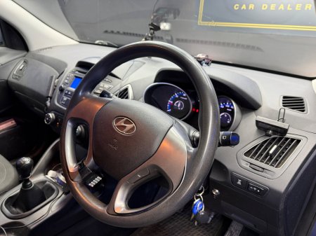 2015 Hyundai ix35 2.0 Diesel Executive 4WD 136hp €5,900 thumbnail
