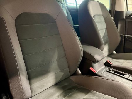 2018 Volkswagen Golf - thumbnail 5