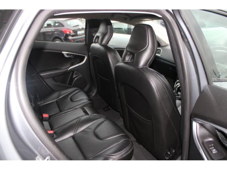 2016 Volvo V40 D2 MOMENTUM ED GT 5DR AUTOMATIC €13,300 thumbnail