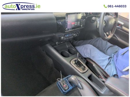 2023 Toyota Hilux - photo 2