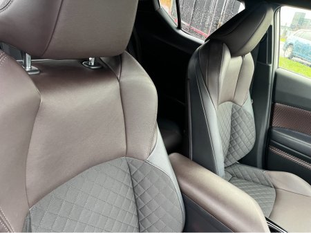 2019 Toyota C-HR 1.8 HYBRID AUTO LOW KM HIGH SPEC €20,950 thumbnail