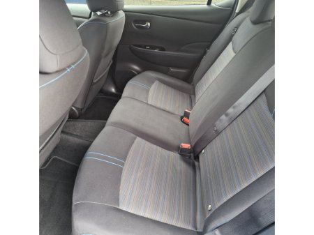 2021 Nissan Leaf - thumbnail 11