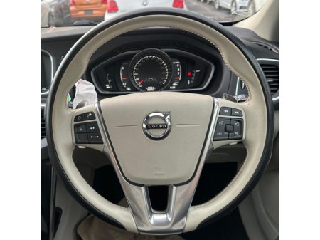 2016 Volvo V40 Cross Country 2.0L Diesel Automatic (9040) €13,495 thumbnail