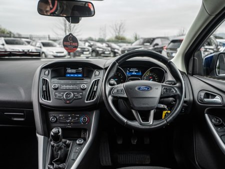 2016 Ford Focus - thumbnail 6