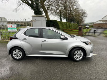 2025 Toyota Yaris Yaris Hybrid Luna €23,750