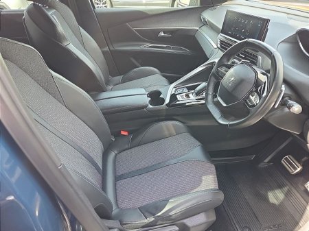 2023 Peugeot 5008 - thumbnail 9