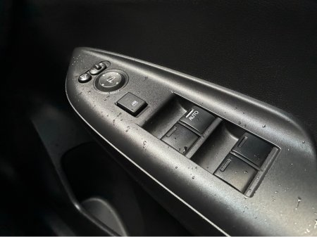 2017 Honda Fit 1.5i Petrol Hybrid L Automatic €13,500 thumbnail