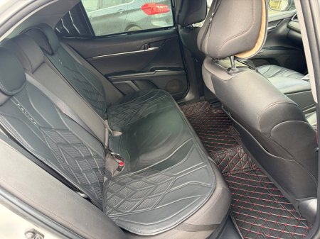 2018 Toyota Camry - thumbnail 4