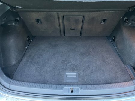 2020 Volkswagen E-Golf 136BHP 5DR AUTO E-GOLF , €16,450 thumbnail