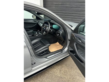 2021 BMW 5 Series - thumbnail 17