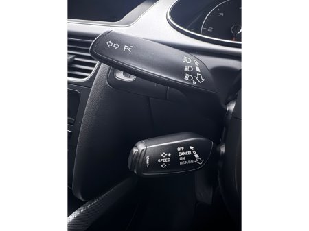 2015 Audi A4 2.0 TDI  TECHNIK ULTRA  163PS 4DR SPORT 35 AUTO €8,750 thumbnail