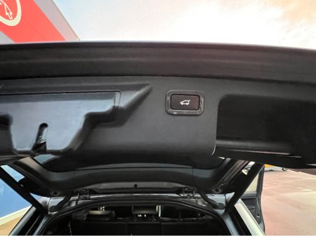 2018 Land Rover Discovery 2.0 TD4 SE 180 180PS 7SEATS AUTO €19,950 thumbnail