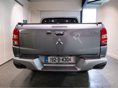 2019 Mitsubishi L200 SUPERCHARGER 17MY INTENSE 6MT CREWC 2.5 DID CR 4WORK CREWCAB 4DR €19,500 thumbnail
