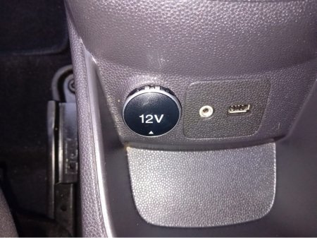 2013 Ford Fiesta - thumbnail 23