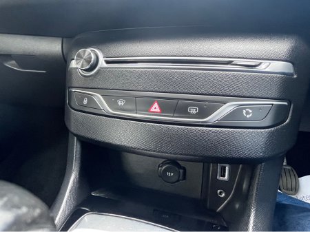 2016 Peugeot 308 - thumbnail 9