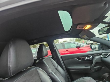 2017 Nissan Qashqai 1.5 DCI N-vision 110PS 5DR €14,500 thumbnail