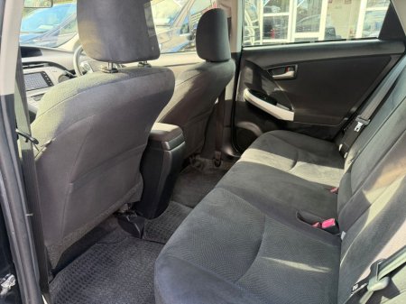 2015 Toyota Prius - thumbnail 17