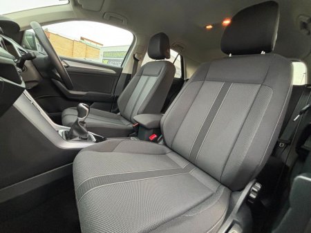 2024 Volkswagen T-Roc EDITION €28,495 thumbnail