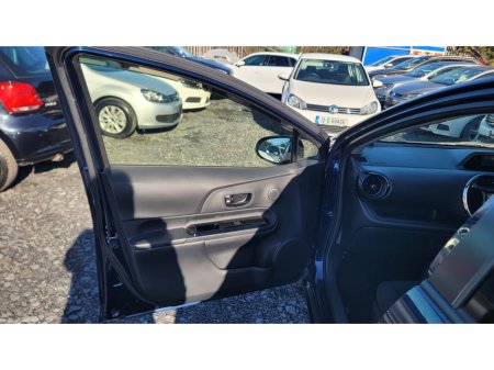 2019 Toyota Aqua - thumbnail 12