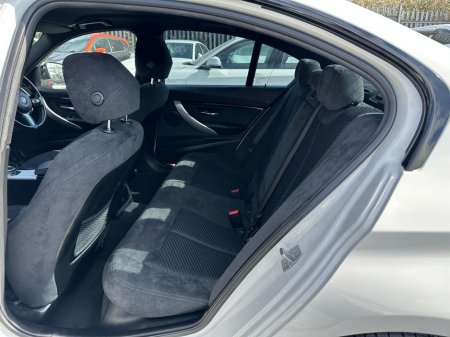 2017 BMW 3 Series - thumbnail 12