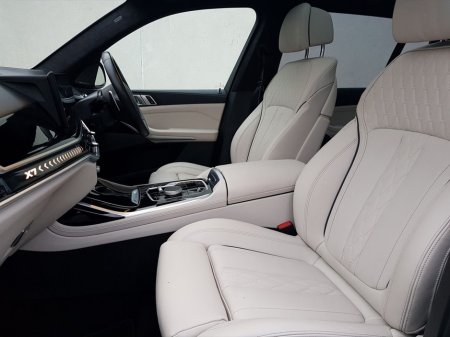 2024 BMW X7 xDrive40d M Sport €149,995 thumbnail